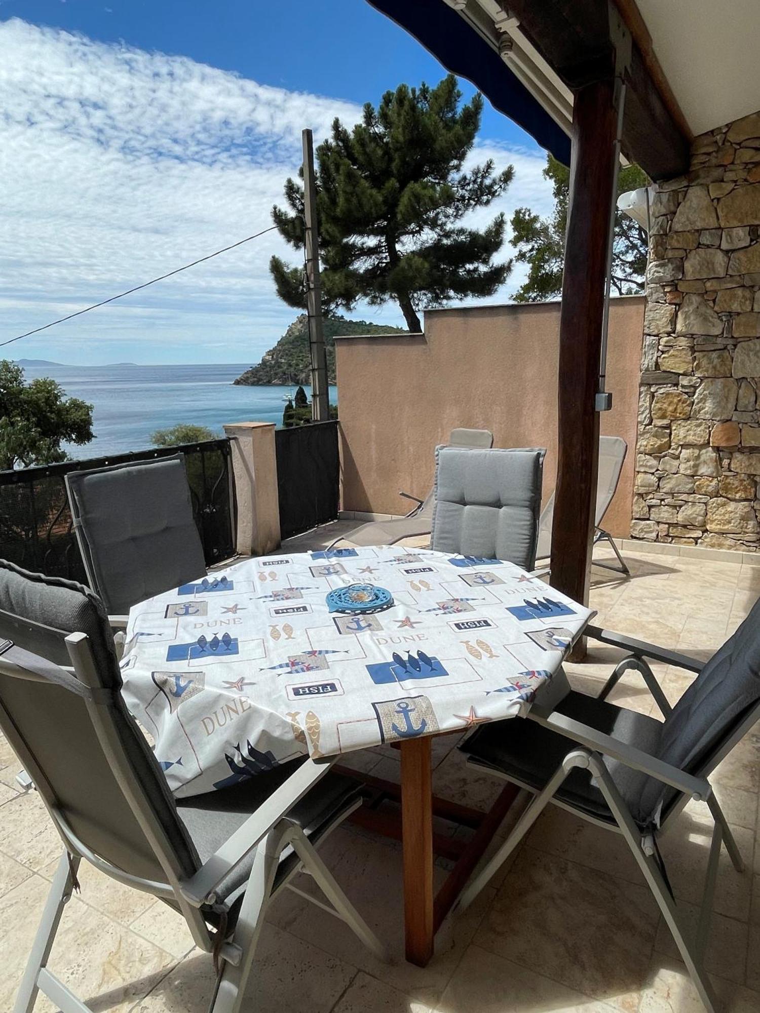 Residence Le Golfe Bleu Rayol-Canadel-sur-Mer Exterior photo